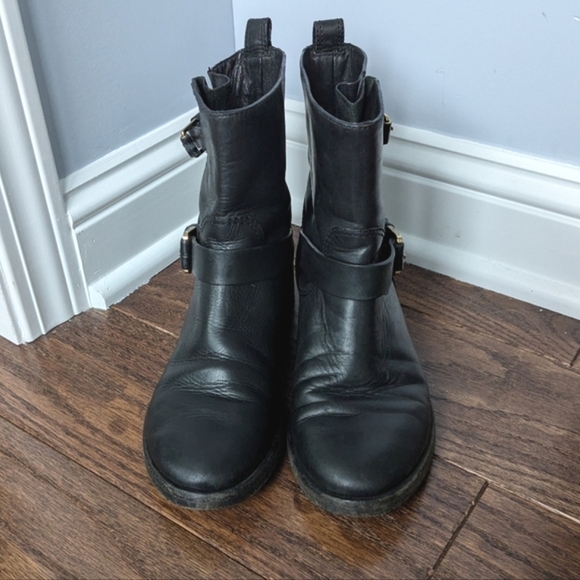 Tory Burch Women's Black Leather Double Buckle Bennie Boots Size 7 - Picture 4 of 12